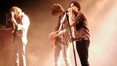 Meet me in the bathroom3